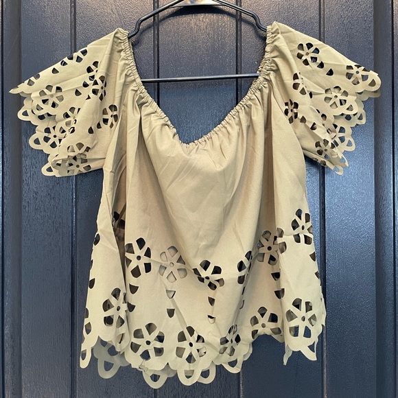 Off-Shoulder Crop Top - Picture 2 of 5